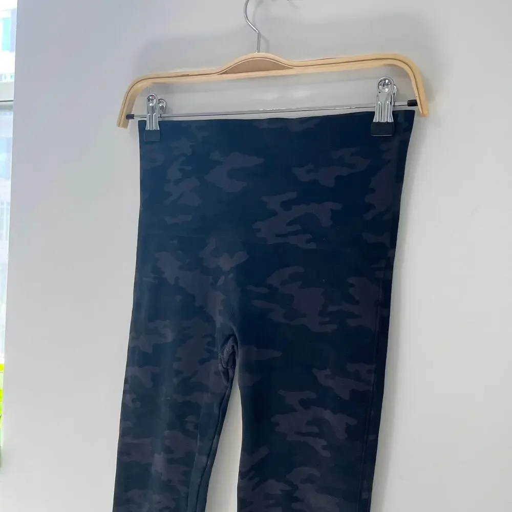 Spanx Look At Me Now Gray Camo Leggings Size Medium